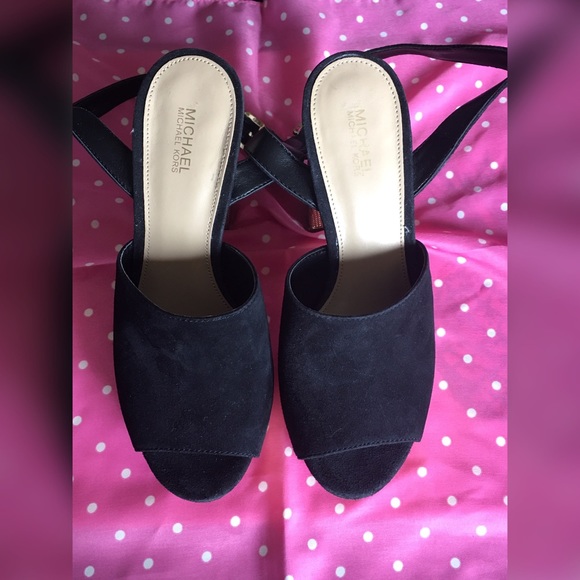 NWOT Michael Kors tie up wedge - Picture 4 of 6